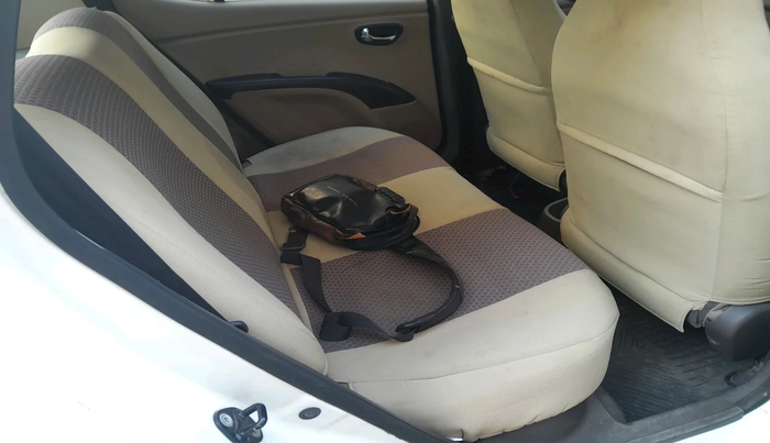 2013 Hyundai i10 MAGNA 1.2, Petrol, Manual, 60,045 km, interior