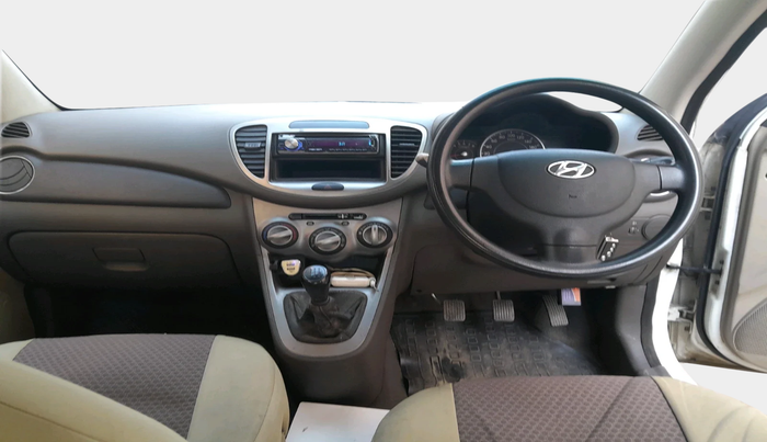2013 Hyundai i10 MAGNA 1.2, Petrol, Manual, 60,045 km, interior