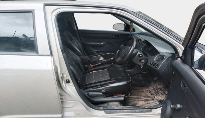 2010 Maruti Swift LXI, Petrol, Manual, 2,07,506 km, interior