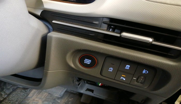 2025 Hyundai Creta Creta SX (O) 1.5 MPI IVT, Petrol, Automatic, 21,000 km, interior