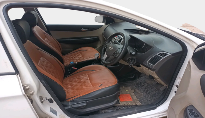 2014 Hyundai i20 SPORTZ 1.4 CRDI, Diesel, Manual, 85,540 km, interior