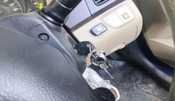 2016 Hyundai Eon ERA +, Petrol, Manual, 1,46,906 km, interior