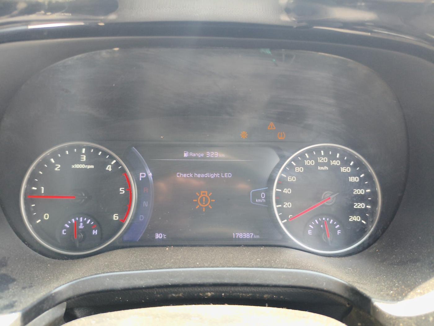 2019 KIA SELTOS HTX PLUS AT1.5 DIESEL, Diesel, Automatic, 1,78,387 km, interior