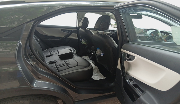 2025 Tata NEXON  Pure Plus 1.2 Petrol AMT, Petrol, Automatic, 1,296 km, interior