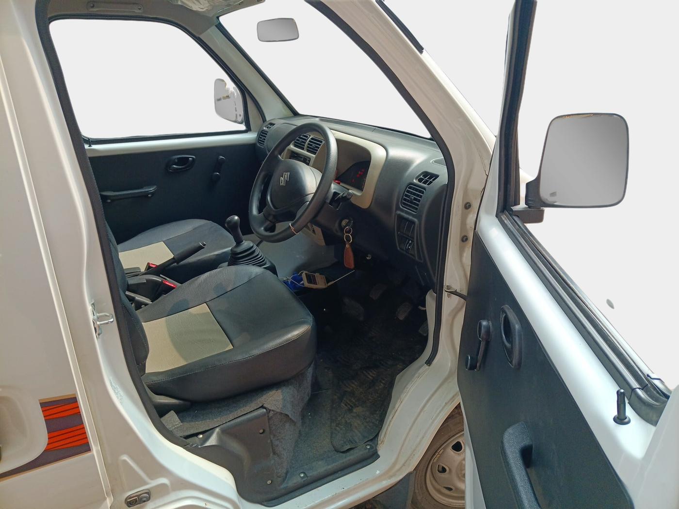 2022 Maruti Eeco 5 STR AC (O), Petrol, Manual, 1,443 km, interior