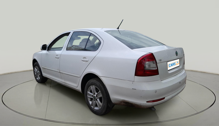 2013 Skoda Laura AMBITION 2.0 TDI CR MT, Diesel, Manual, 94,114 km, exterior