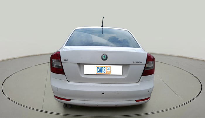 2013 Skoda Laura AMBITION 2.0 TDI CR MT, Diesel, Manual, 94,114 km, exterior