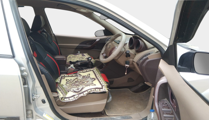 2013 Mahindra XUV500 W4, Diesel, Manual, 95,670 km, interior