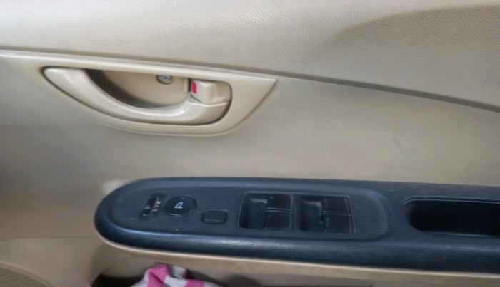 2016 Honda Amaze 1.2L I-VTEC S, Petrol, Manual, 1,09,274 km, interior