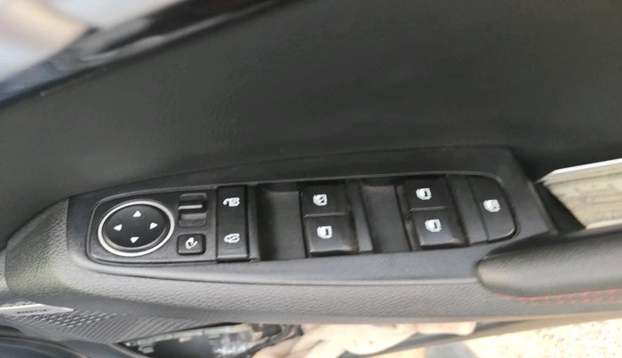 2022 KIA SELTOS GTX PLUS AT 1.5 DIESEL, Diesel, Automatic, 30,389 km, interior