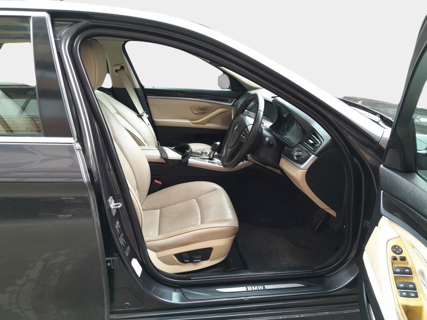 2013 BMW 5 Series 520D 2.0, Diesel, Automatic, 1,44,640 km, interior
