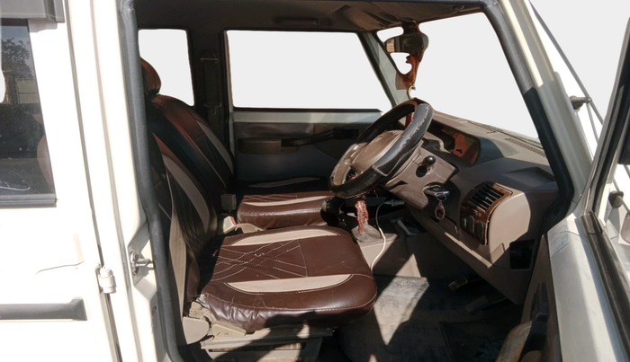 2015 Mahindra Bolero SLX BS IV, Diesel, Manual, 2,36,820 km, interior