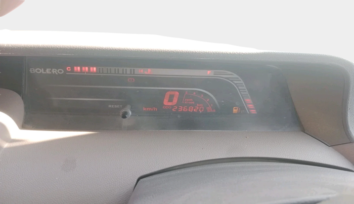 2015 Mahindra Bolero SLX BS IV, Diesel, Manual, 2,36,820 km, interior