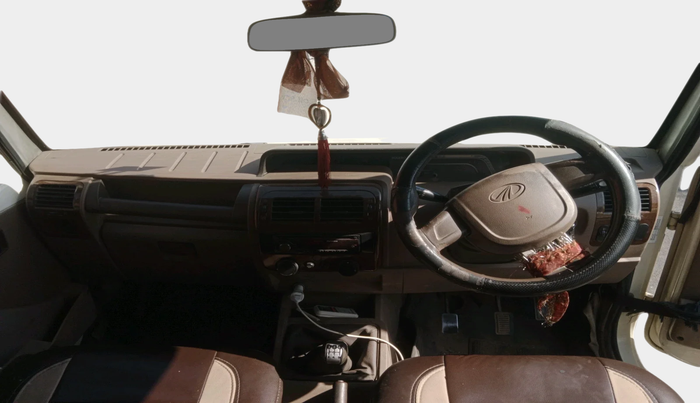 2015 Mahindra Bolero SLX BS IV, Diesel, Manual, 2,36,820 km, interior