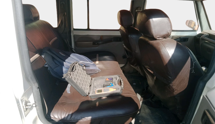 2015 Mahindra Bolero SLX BS IV, Diesel, Manual, 2,36,820 km, interior