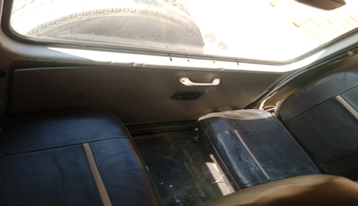 2015 Mahindra Bolero SLX BS IV, Diesel, Manual, 2,36,820 km, interior