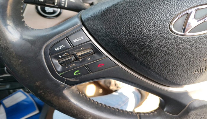 2016 Hyundai Elite i20 ASTA 1.2 (O), Petrol, Manual, 1,07,777 km, interior