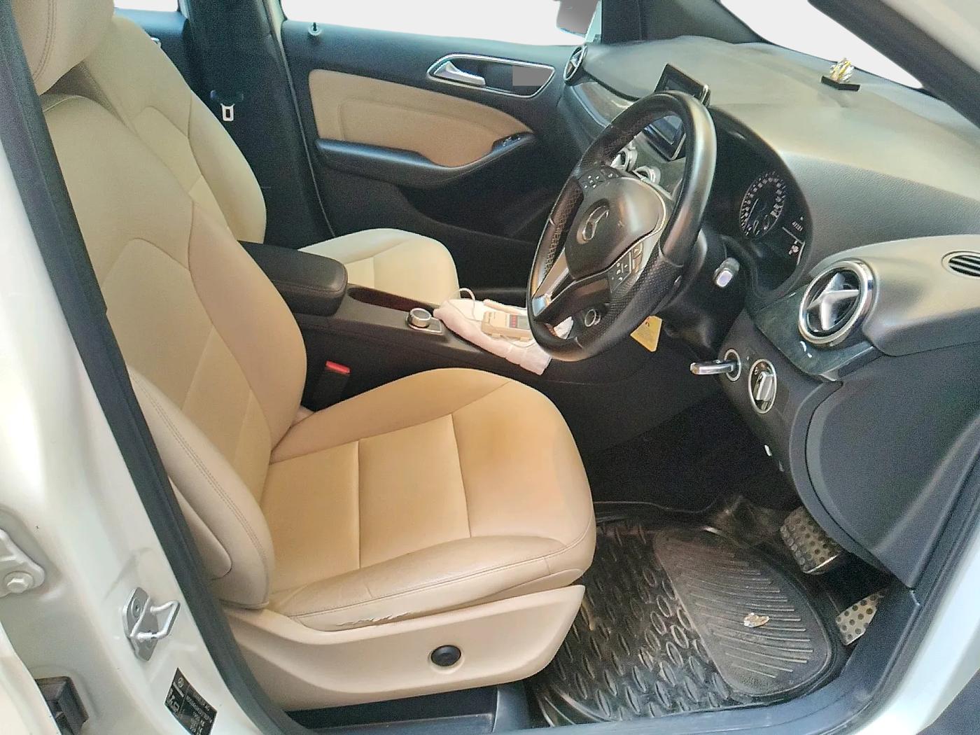 2012 Mercedes Benz B Class B 180 SPORTS PETROL, Petrol, Automatic, 47,221 km, interior