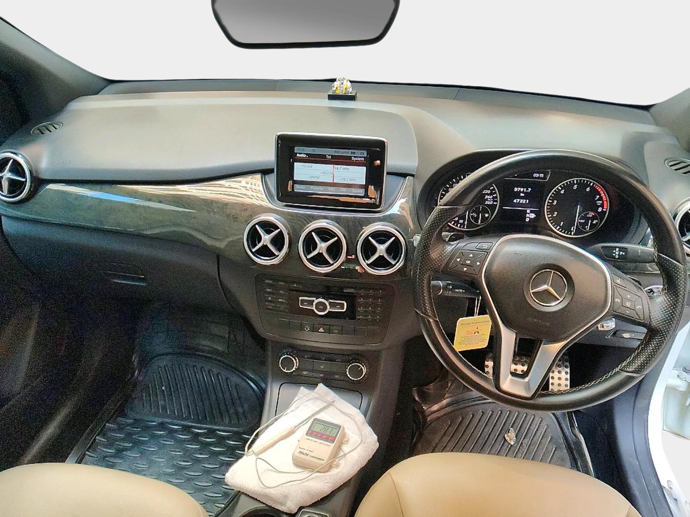 2012 Mercedes Benz B Class B 180 SPORTS PETROL, Petrol, Automatic, 47,221 km, interior