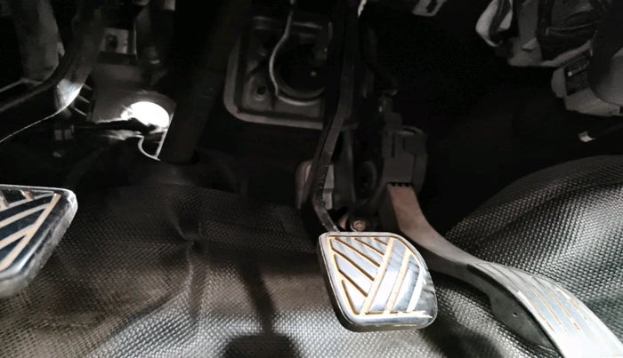 2010 Maruti Swift LXI, Petrol, Manual, 97,287 km, interior