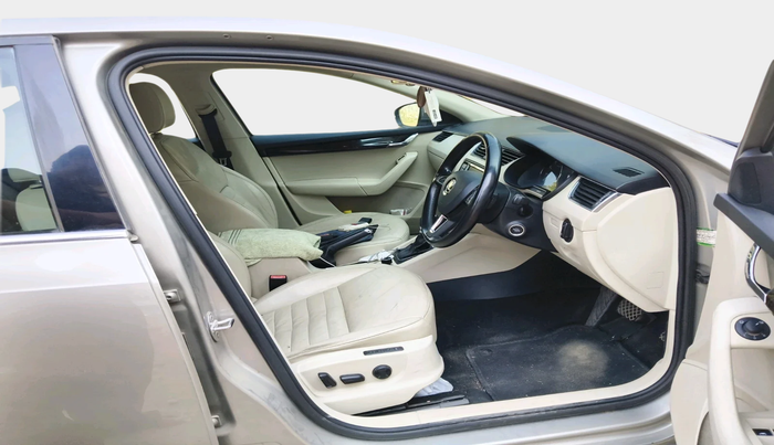 2016 Skoda Octavia STYLE PLUS AT 1.8 TSI, Petrol, Automatic, 78,962 km, interior