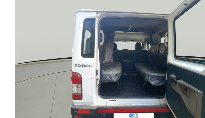 2024 Force Motors TRAX CRUISER 2.6 13 SEATER, Diesel, Manual, 25,755 km, exterior