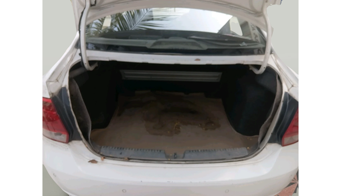 2011 Volkswagen Vento TRENDLINE DIESEL 1.6, Diesel, Manual, 68,120 km, exterior