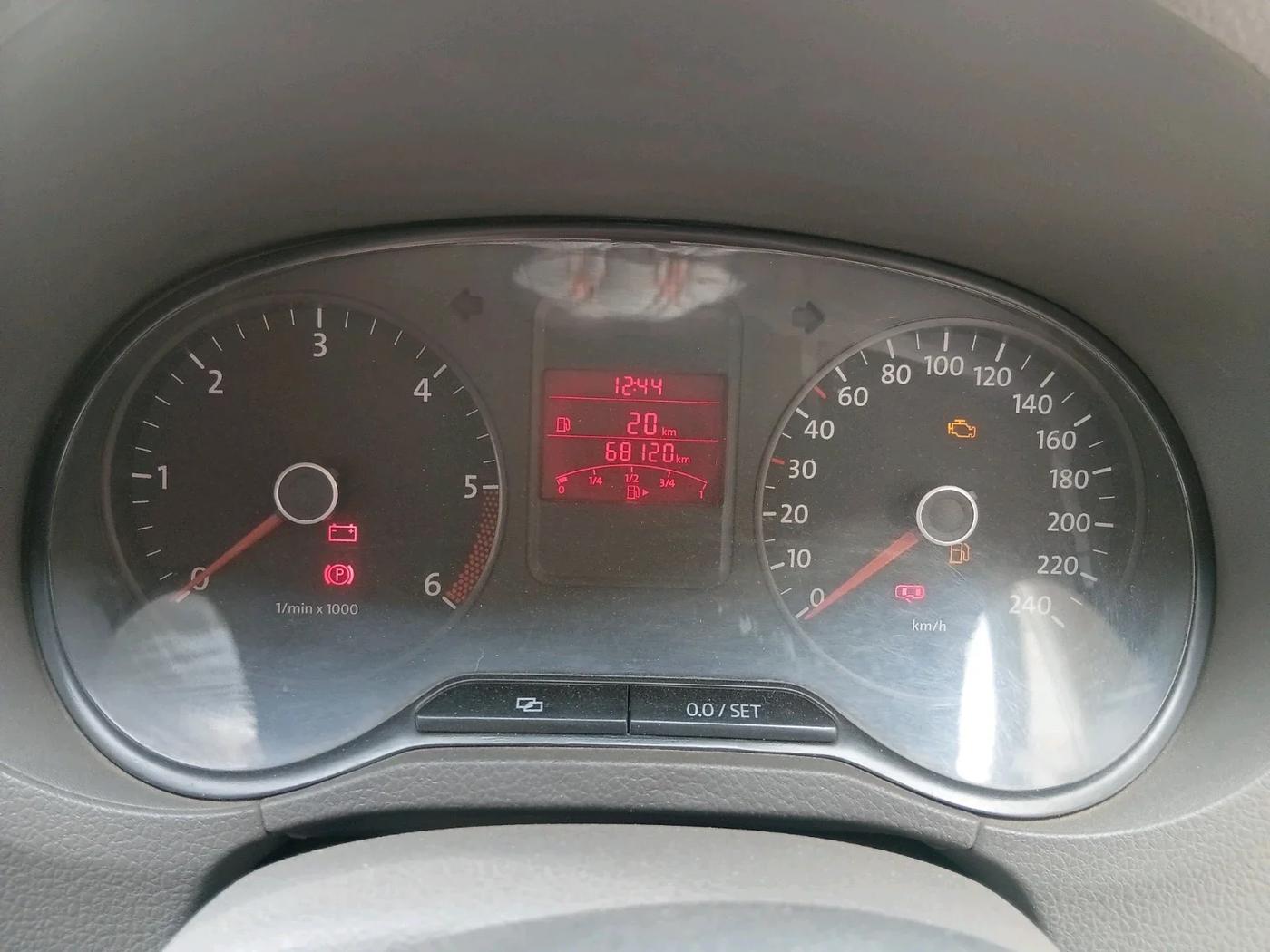 2011 Volkswagen Vento TRENDLINE DIESEL 1.6, Diesel, Manual, 68,120 km, interior