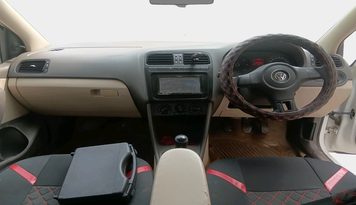 2011 Volkswagen Vento TRENDLINE DIESEL 1.6, Diesel, Manual, 68,120 km, interior