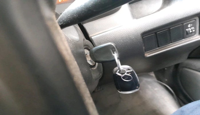 2014 Maruti Swift LXI, Petrol, Manual, 1,08,476 km, interior