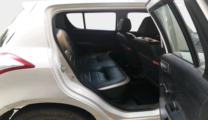 2014 Maruti Swift LXI, Petrol, Manual, 1,08,476 km, interior