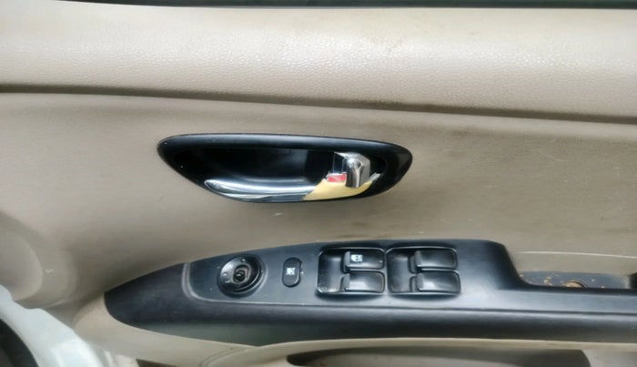 2011 Hyundai i10 MAGNA 1.2, Petrol, Manual, 1,17,092 km, interior
