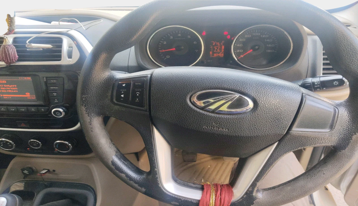 2017 Mahindra TUV300 T8, Diesel, Manual, 80,459 km, interior
