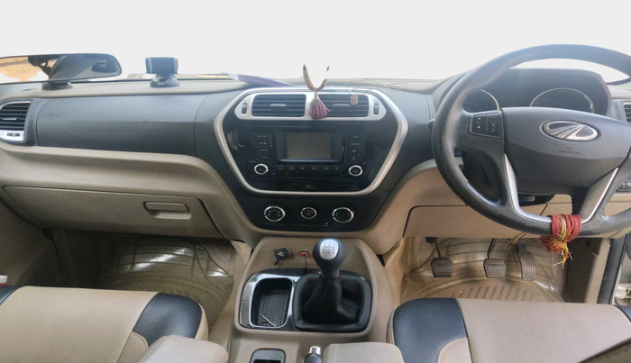 2017 Mahindra TUV300 T8, Diesel, Manual, 80,459 km, interior