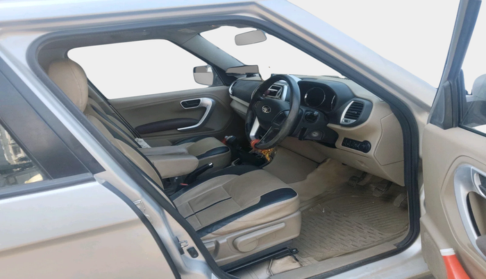 2017 Mahindra TUV300 T8, Diesel, Manual, 80,459 km, interior