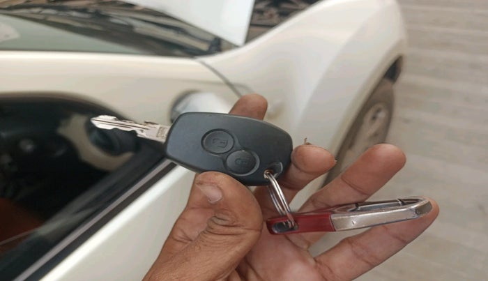 2013 Renault Duster 110 PS RXZ DIESEL, Diesel, Manual, 2,28,184 km, interior