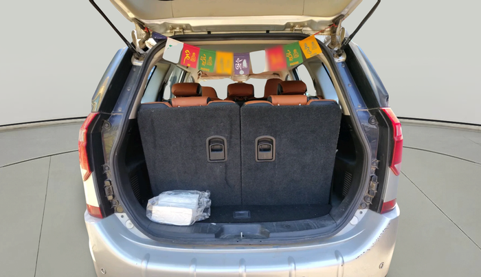 2019 Mahindra XUV500 W7, Diesel, Manual, 32,057 km, exterior