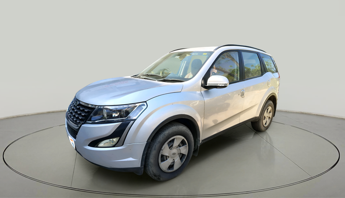2019 Mahindra XUV500 W7, Diesel, Manual, 32,057 km, exterior