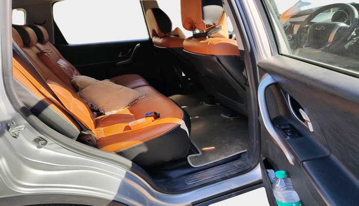 2019 Mahindra XUV500 W7, Diesel, Manual, 32,057 km, interior