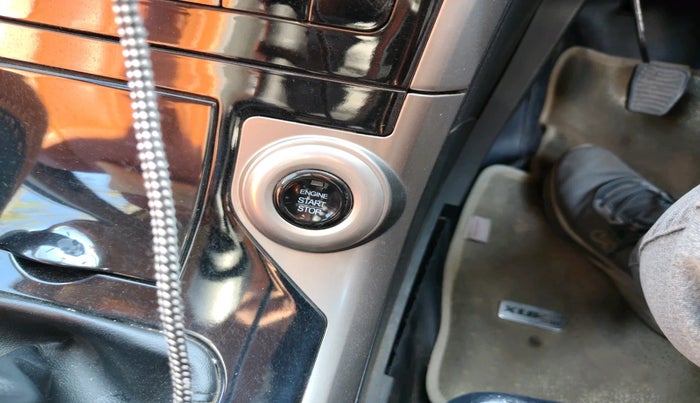 2019 Mahindra XUV500 W7, Diesel, Manual, 32,057 km, interior