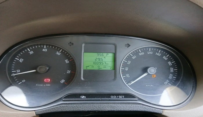 2012 Skoda Rapid AMBITION 1.6 MPI AT, Petrol, Automatic, 1,00,957 km, interior