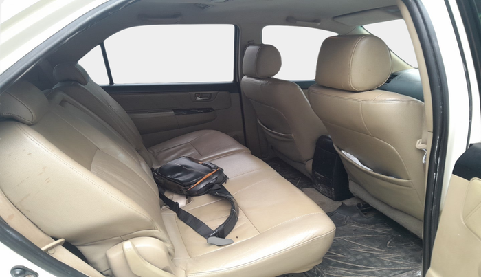 2014 Toyota Fortuner 3.0 4X2 AT, Diesel, Automatic, 1,82,048 km, interior
