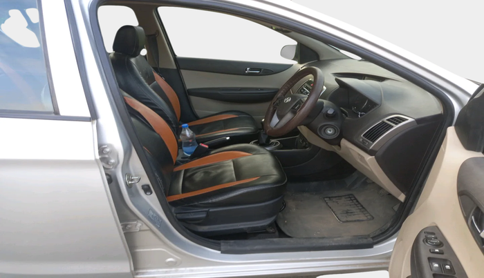 2012 Hyundai i20 SPORTZ 1.2, Petrol, Manual, 84,240 km, interior