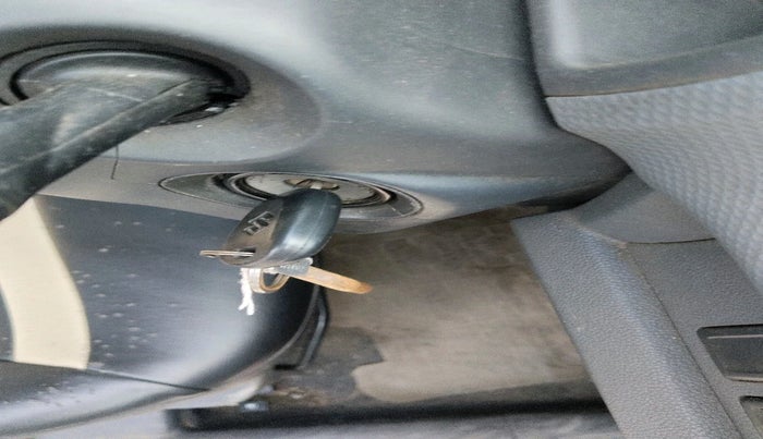 2011 Maruti Ritz VXI ABS, Petrol, Manual, 1,31,854 km, interior