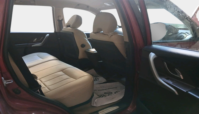 2015 Mahindra XUV500 W6, Diesel, Manual, 1,35,266 km, interior