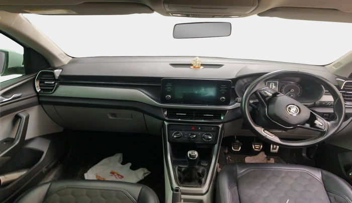 2022 Skoda KUSHAQ AMBITION 1.0L TSI MT, Petrol, Manual, 33,133 km, interior