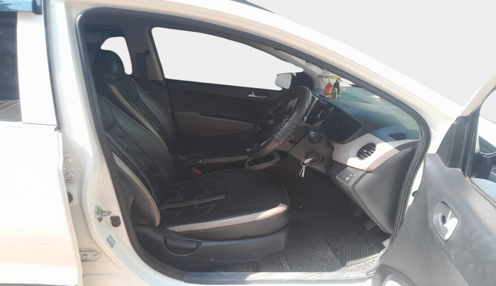 2015 Hyundai Grand i10 SPORTZ 1.1 CRDI, Diesel, Manual, 87,673 km, interior