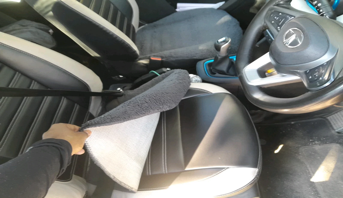 2021 Tata PUNCH CREATIVE  1.2 RTN DUAL TONE, Petrol, Manual, 53,918 km, interior