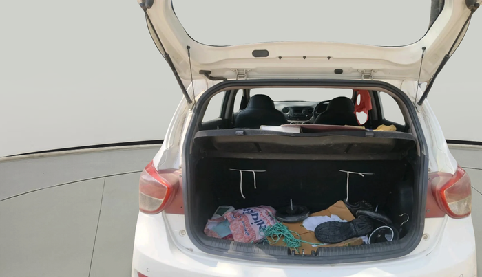 2015 Hyundai Grand i10 SPORTZ 1.1 CRDI, Diesel, Manual, 1,43,193 km, exterior