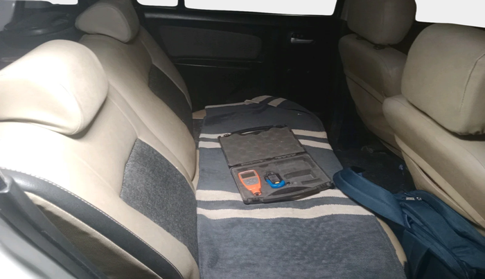 2013 Maruti Wagon R 1.0 LXI, Petrol, Manual, 1,07,729 km, interior